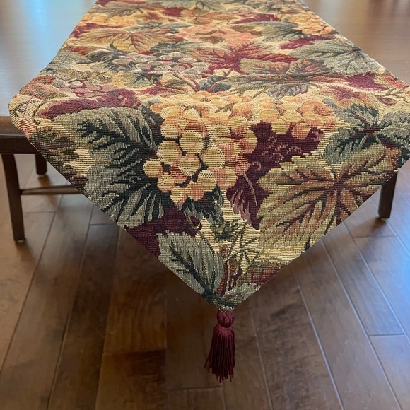 Grape Vine Table Runner - Picture 3 of 3